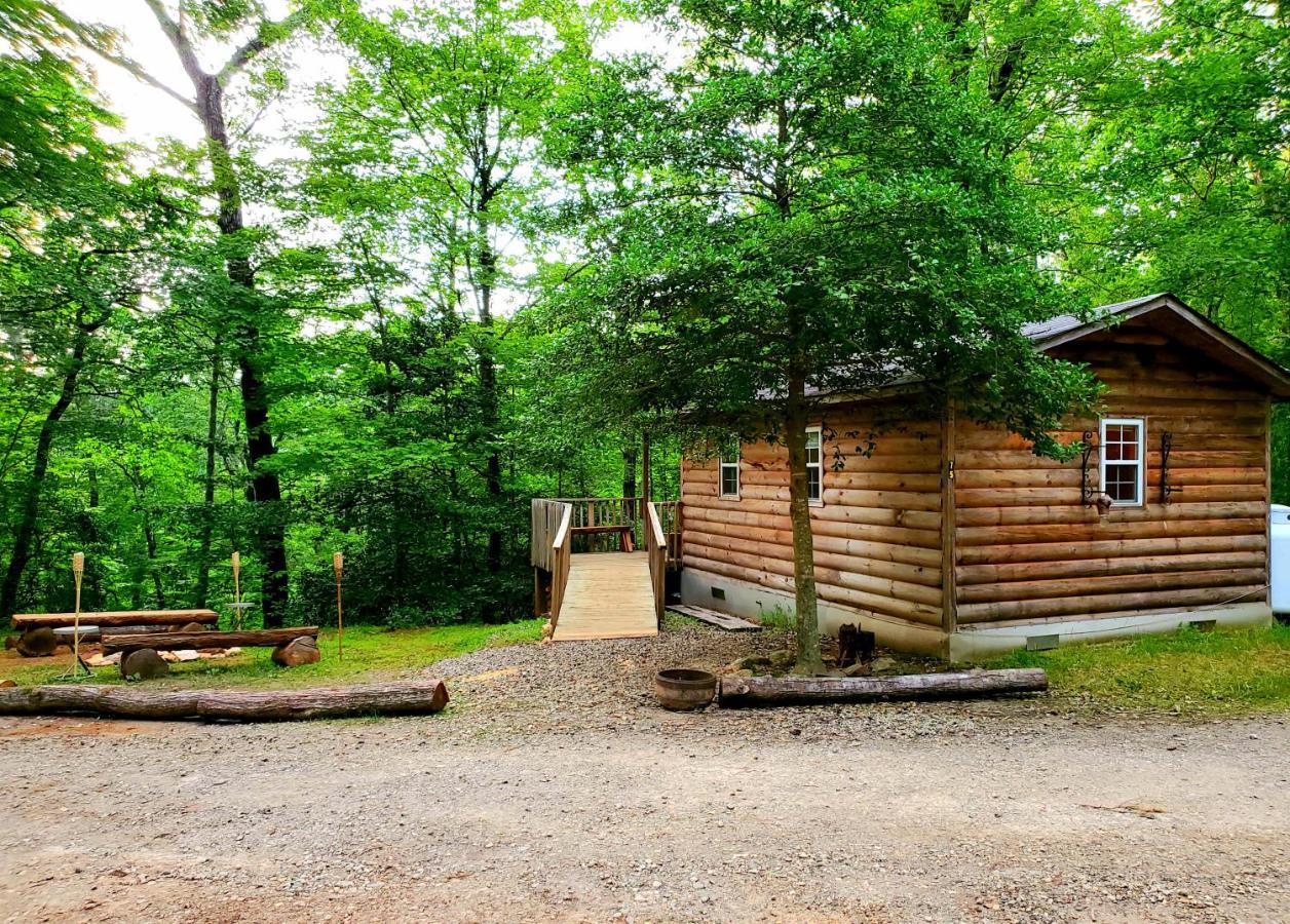 Lil' Log At Hearthstone Cabins And Camping - Pet Friendly Helen Εξωτερικό φωτογραφία